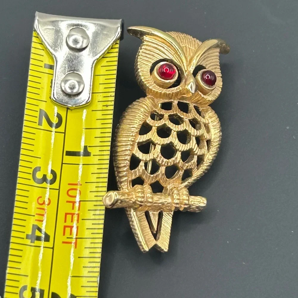 Flawless Owl Brooch Brushed Gold Tone with Red Stone Eyes